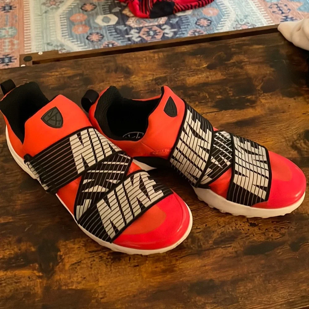 Nike Golf Shoes. Sz 11. Molded bottoms - Picture 1 of 6